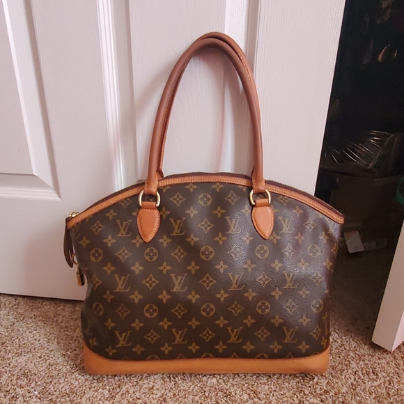 Louis Vuitton Handbags - ❤TRADED!❤ Louis Vuitton Lockit
